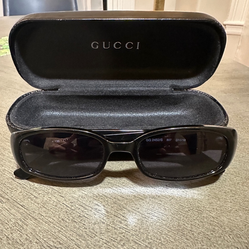 Vintage Gucci Black Sunglasses – Authentic – Made in Italy